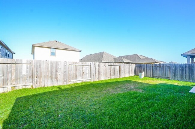 Building Photo - 3615 Sumner Lodge Dr
