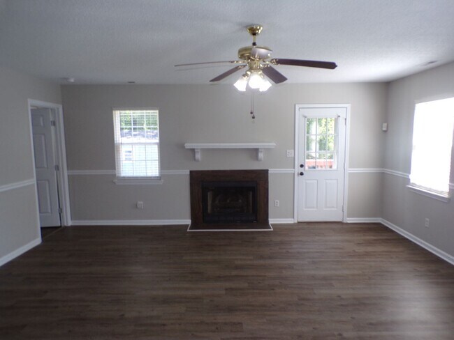 Building Photo - 1019 Furia Dr