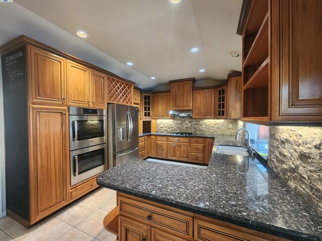 Building Photo - 1127 Mataro Ct