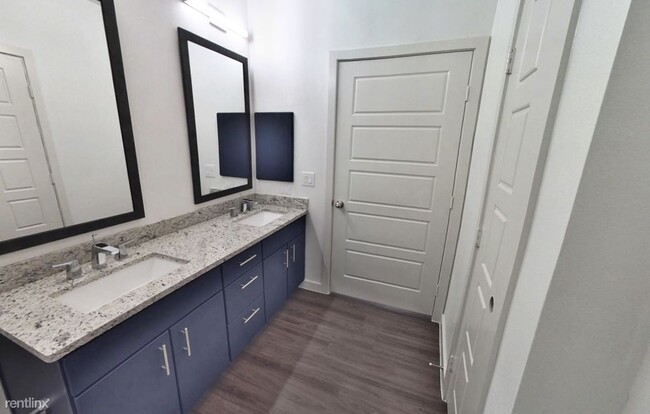 Building Photo - 1 br, 1 bath Condo - 3200 Greenlawn Blvd