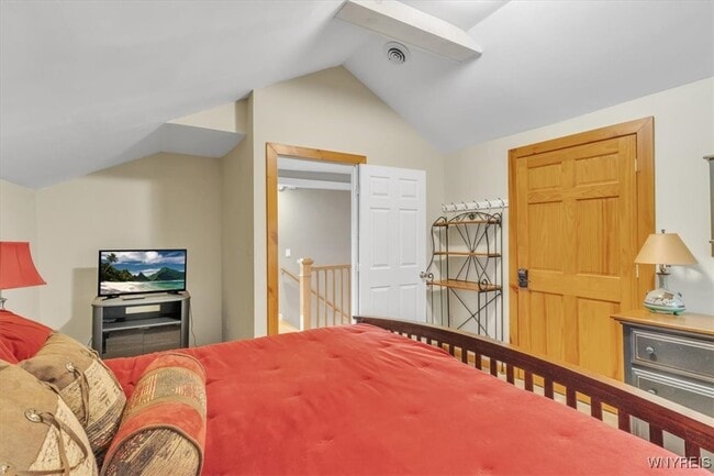 Building Photo - 29 Monroe St