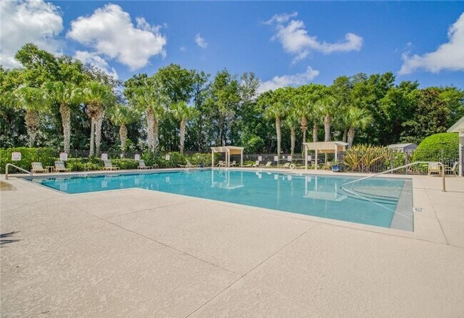 Building Photo - 3/2.5 townhome in Sanford! AVAILABLE MARCH 16th!