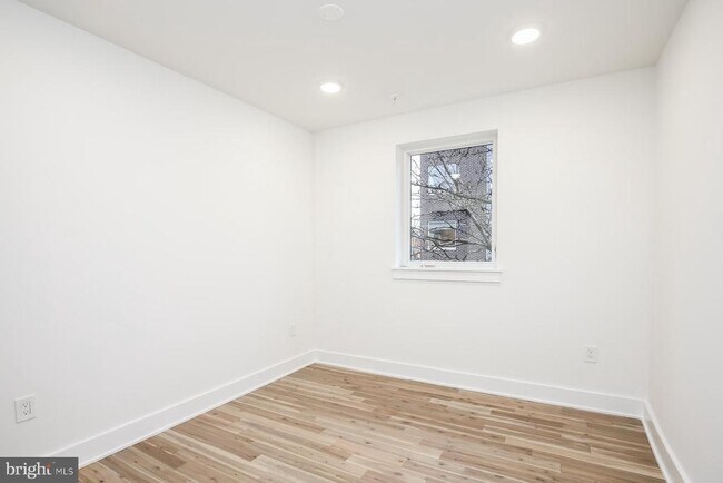 Building Photo - 2088 E Cumberland St