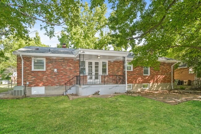 Building Photo - 242 Wooster Dr