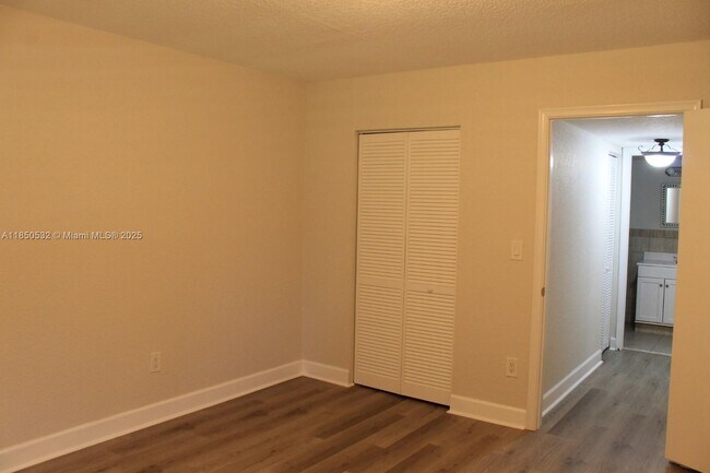 Building Photo - 7925 SW 86th St