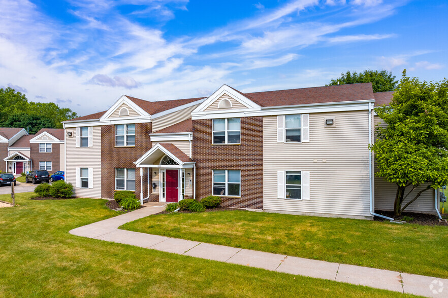 Primary Photo - Summerfield Place Apartments