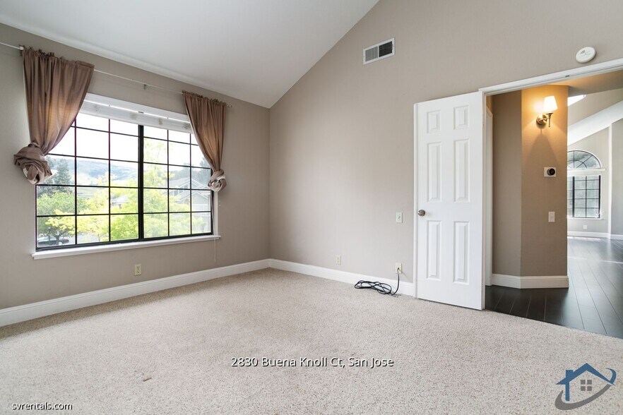 Building Photo - 2830 Buena Knoll Ct