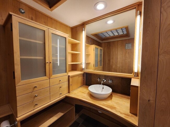 Building Photo - 3600 Cerrillos Rd