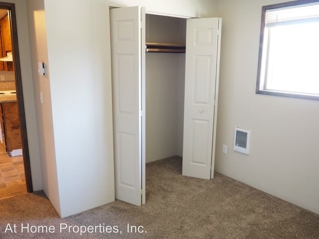 Building Photo - 2615 NW Harrison Blvd