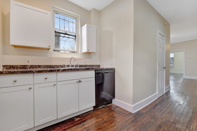 Building Photo - 618 Columbia Rd NW