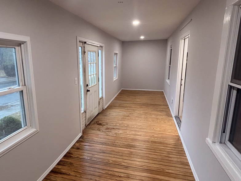 Building Photo - 149 Walnut St