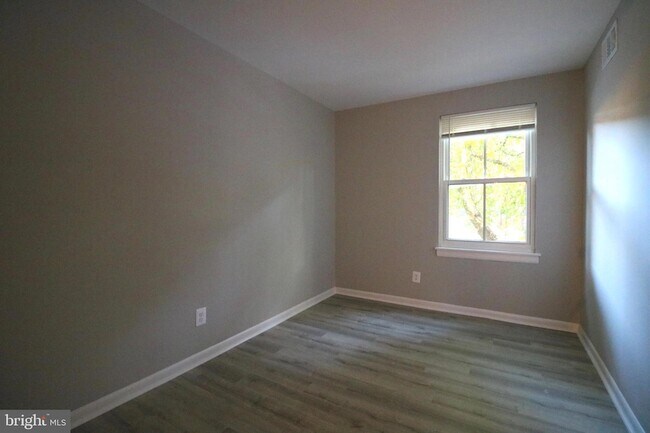 Building Photo - 2249 Castle Rock Square