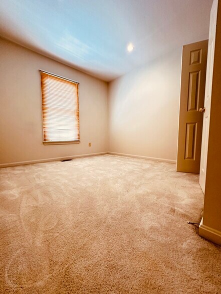 Second bedroom - 397 S Pickett St