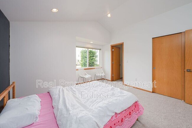 Building Photo - 1145a N 91st St