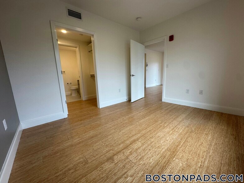 Building Photo - 40 Malvern St