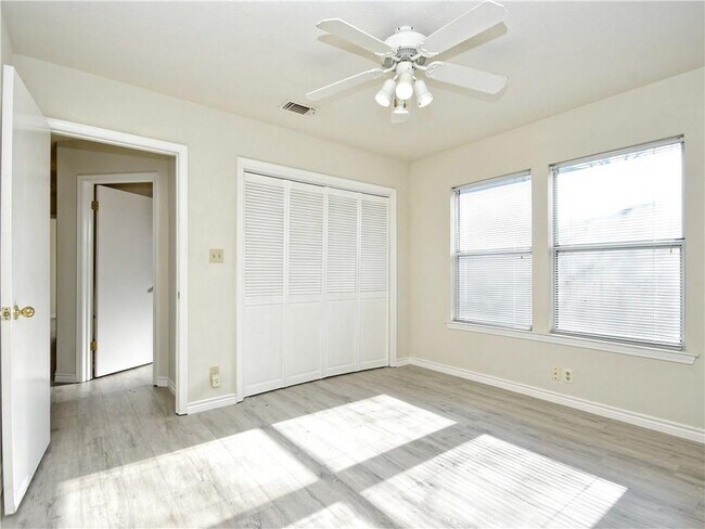 Building Photo - 5409 Grover Ave