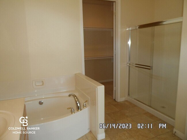Building Photo - Sun City 55+ Gated Community, Golf Course,...