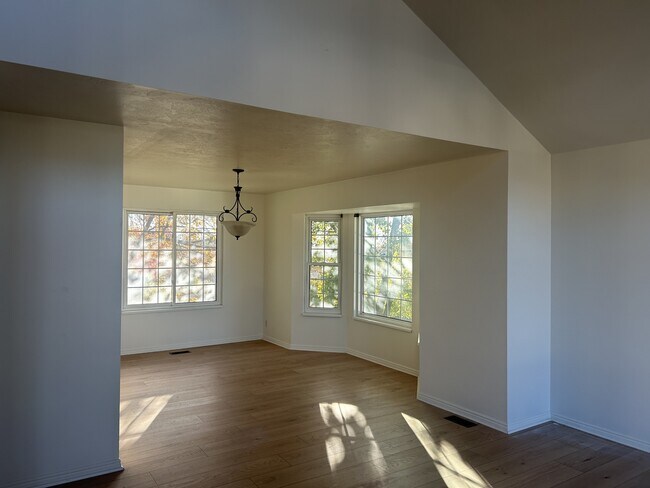 Building Photo - 11562 Cherry Knoll Cir