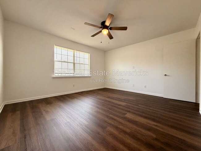 Building Photo - 3638 Missionaire Ave