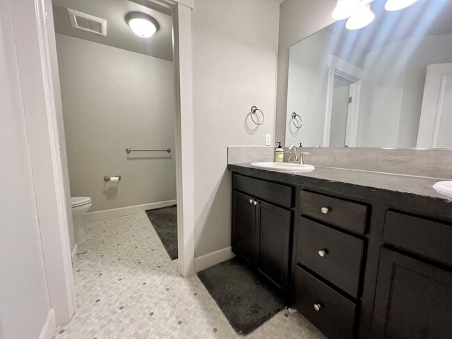 Building Photo - Modern 4 Bedroom Rambler in Ellensburg