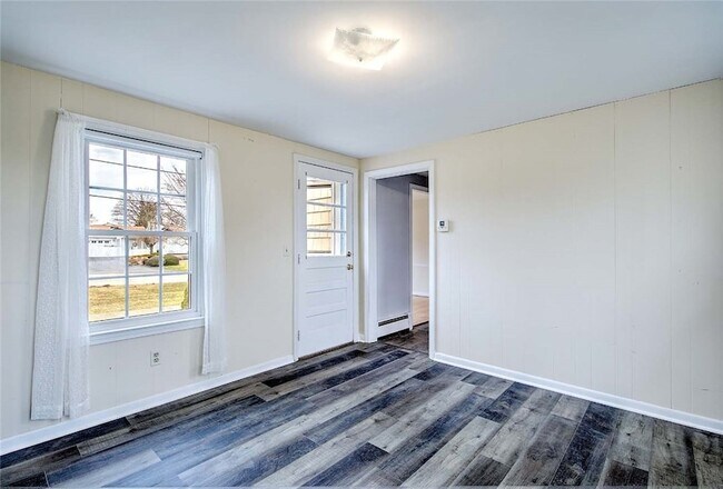 Building Photo - 12 Whalen Dr