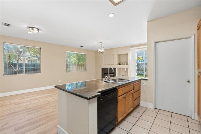 Building Photo - 3424 Babson Dr