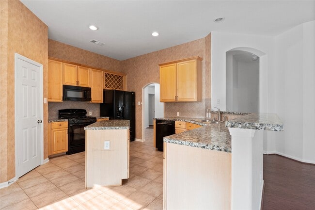 Building Photo - 3135 Stratford Bend Dr