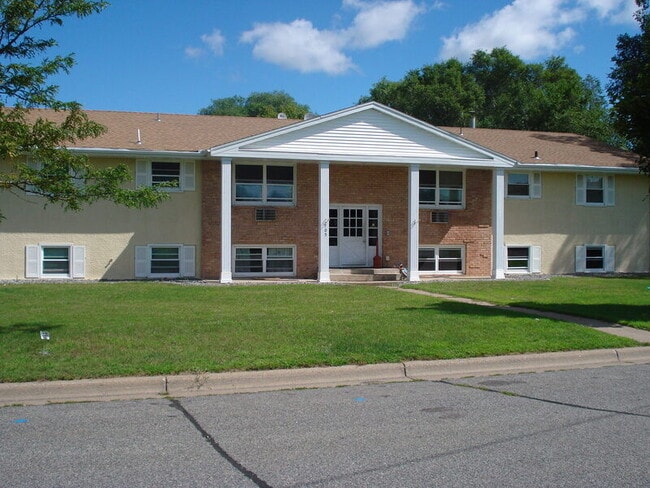 Building Photo - 705 W 3rd St