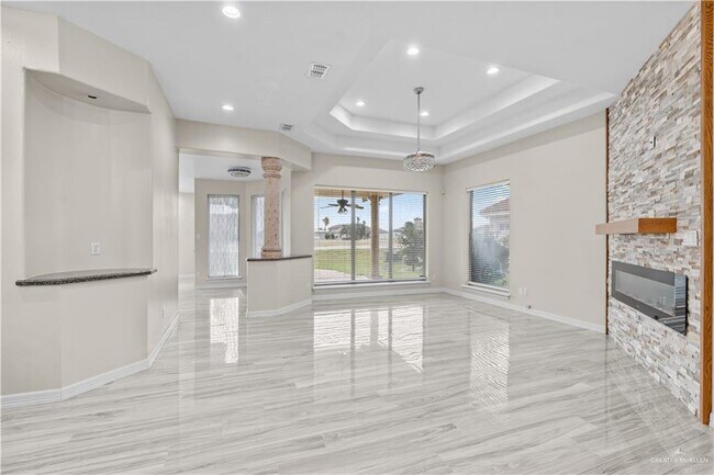 Building Photo - 27 Los Lagos Dr