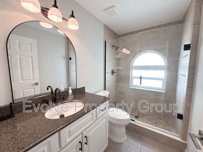 Building Photo - 470 Lambert Ave