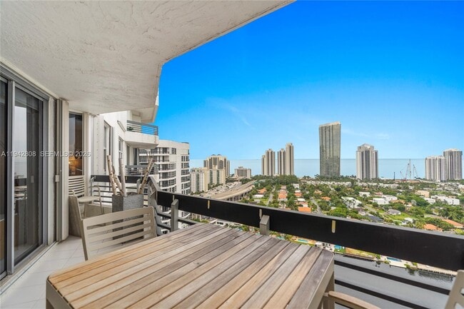 Building Photo - 19101 NE 36th Pl