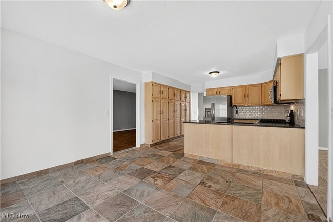 Building Photo - 6724 Larch Ct