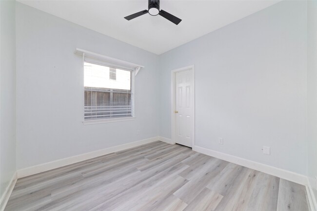 Building Photo - 6511 Mesa Vista Ct