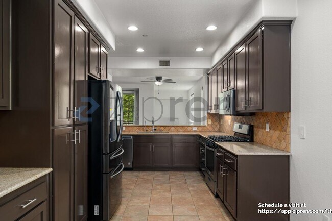 Building Photo - 4952 Haight Terrace