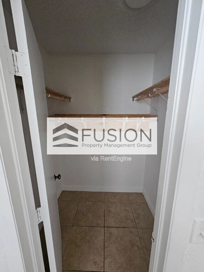 Building Photo - 400 NW 65th Ave