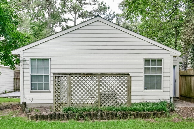 Building Photo - 23 Emery Cliff Pl