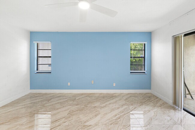 Building Photo - 1647 Cabot Ln