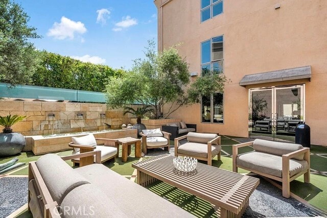 Building Photo - 1318 S Roxbury Dr