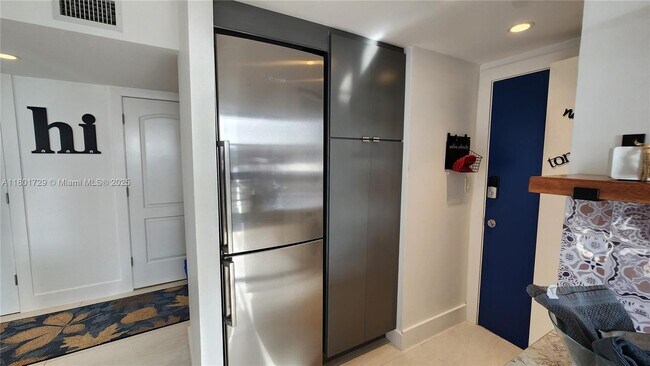 Building Photo - 1501 S Ocean Dr
