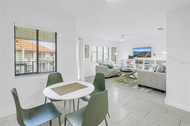 Building Photo - 1515 Pinellas Bayway S