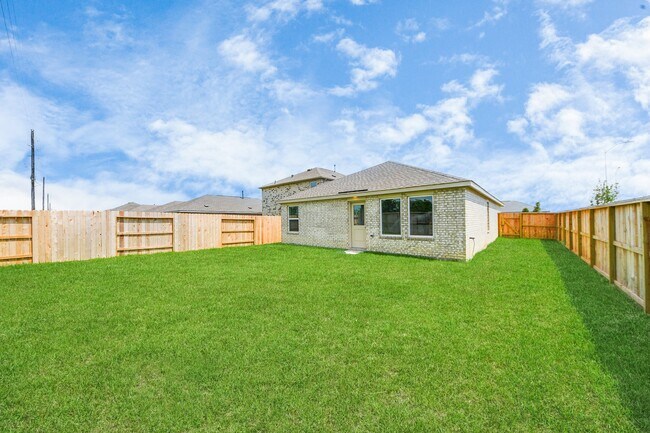 Building Photo - 27438 Sweetwater Bay Dr