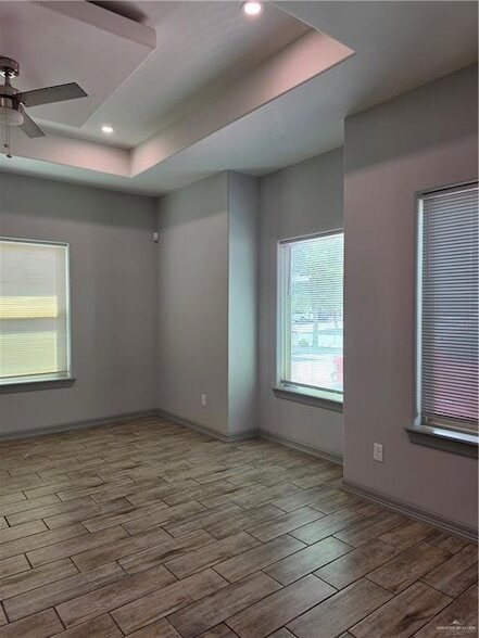 Building Photo - 5804 Nightingale Ave