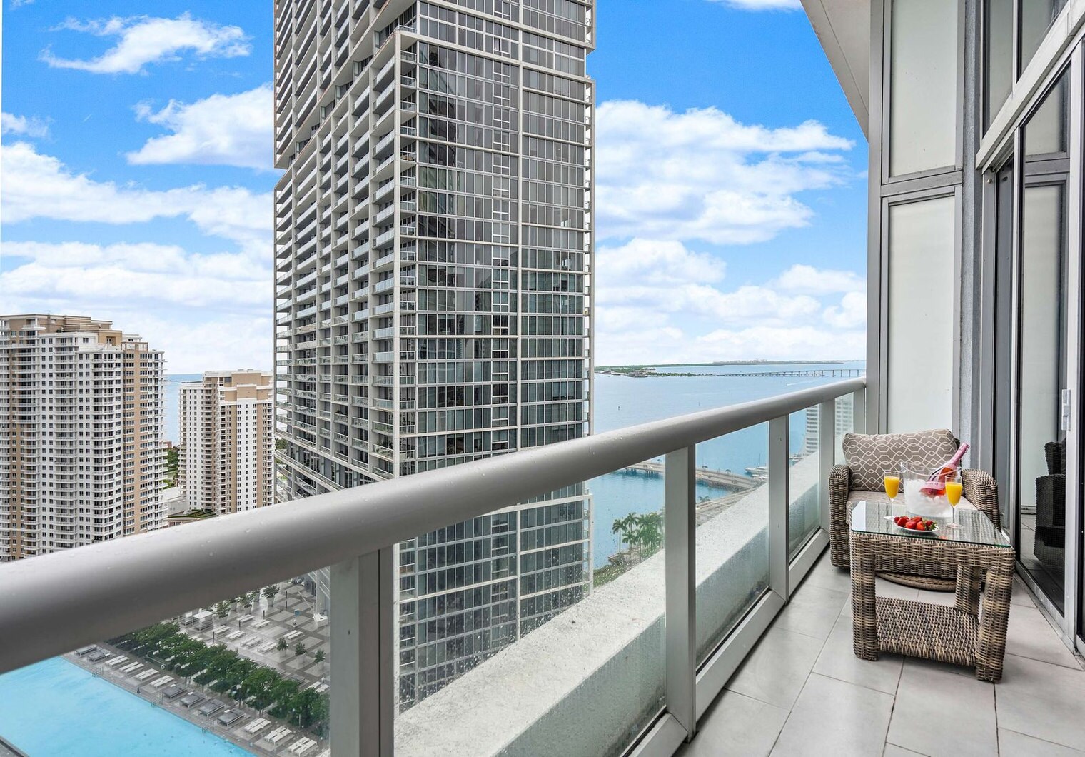 Building Photo - 485 Brickell Ave