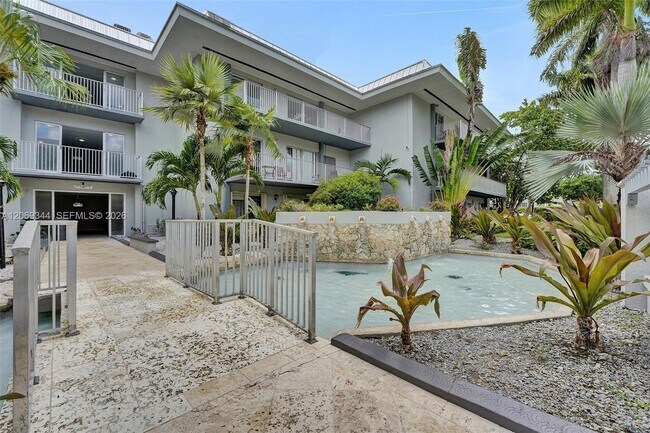 Building Photo - 7401 SW 82nd St