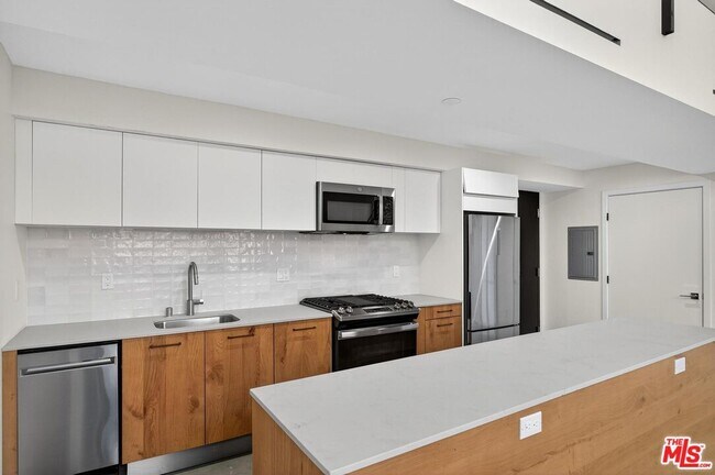 Building Photo - 2412 Eads St