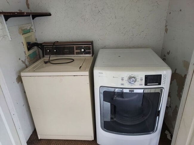 Building Photo - Townhouse located near UCF - 2 Bed / 1.5 Bath
