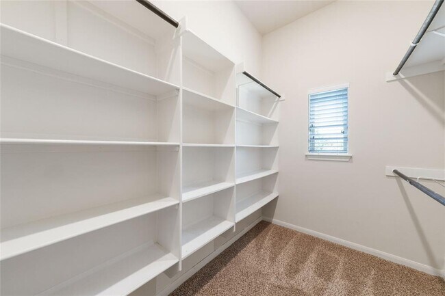Building Photo - 5104 Alonso Dr