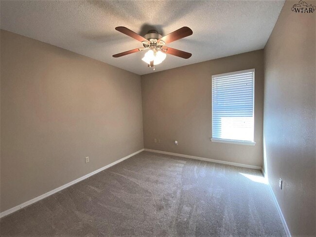 Building Photo - 3803 Stonegate Dr