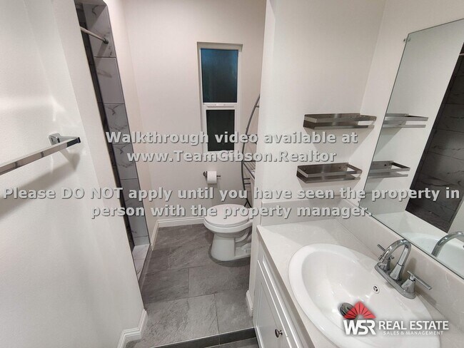 Building Photo - 1 Bedroom, 1 Bathroom with a large loft Ba...