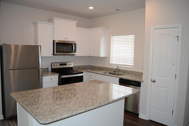 Building Photo - 248 Yorktown Ln